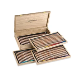 CARAN d'ACHE® LUMINANCE 6901™ Farbstifte Set, 112 Stifte in der Holzbox