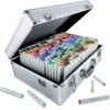 COPIC® sketch Marker Aluminiumkoffer mit 358 Farbtönen